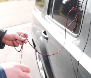 Lock Safe Services Redford, MI 313-758-6119 - unlock-car